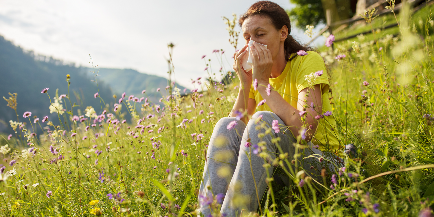 The Worst & Best Flowers for People with Allergies